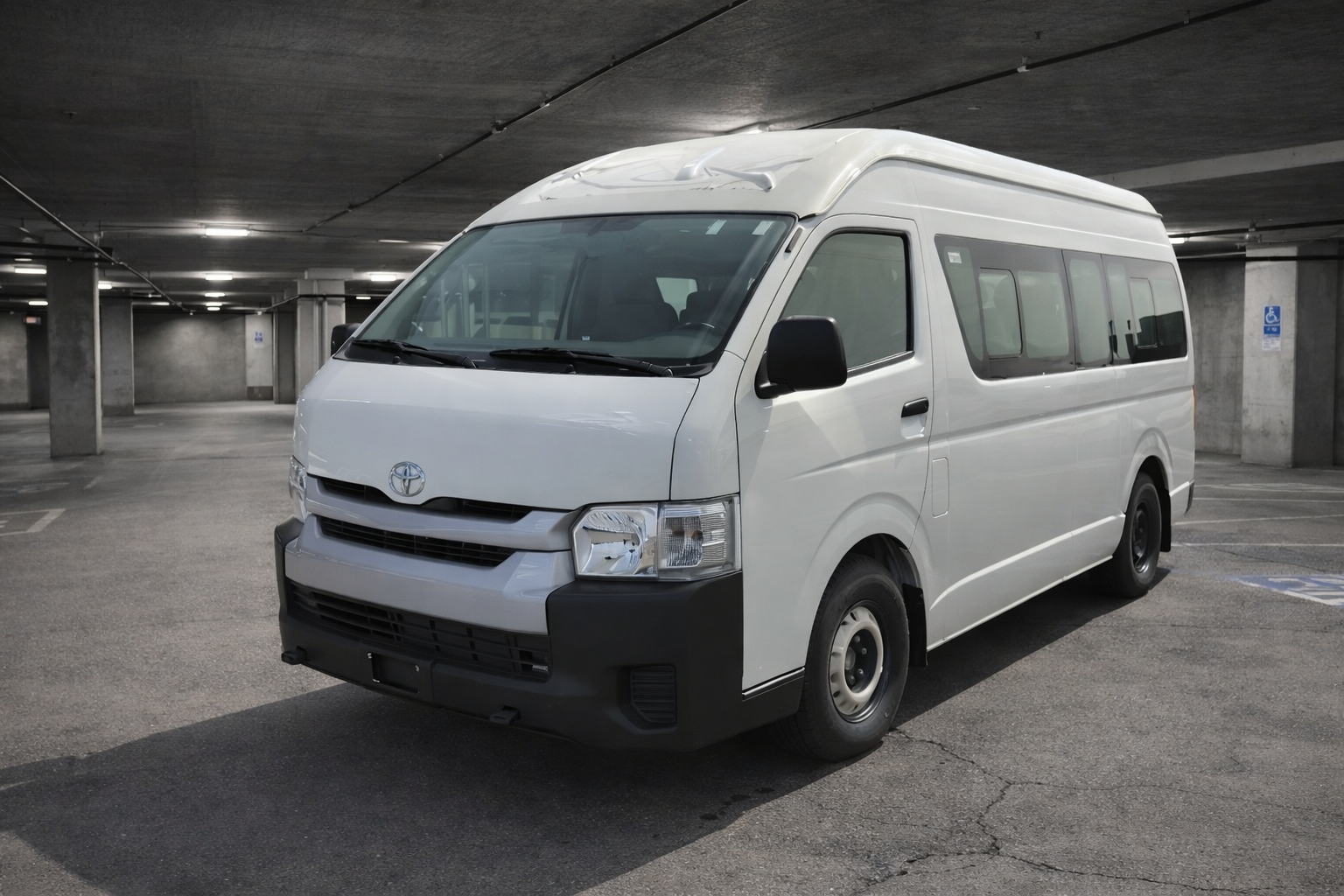 Toyota HiAce 2.5L Diesel 15 Places Toit Haut