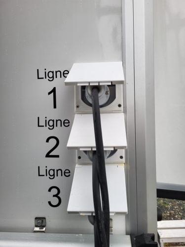 Camion-modifie-laboratoire-medical-15