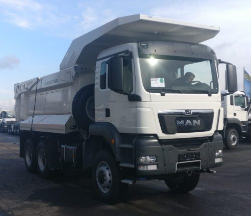 Camion benne MAN 6x6_1