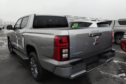 Mitsubishi-L200-2.4L-Turbo-Diesel-Double-Cabine-GLS-Automatique-2