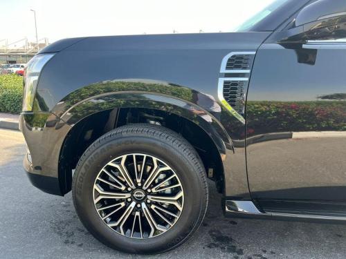 Nissan-Patrol-SE-Platinum-City-Y63-2025-7