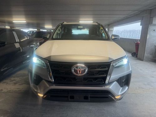 Toyota-Fortuner-2.4L-Diesel-Comfort-Automatique-4x4-2025-2