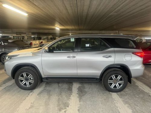 Toyota-Fortuner-2.4L-Diesel-Comfort-Automatique-4x4-2025-3