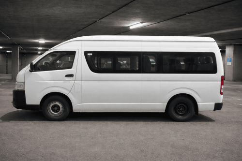 Toyota-HiAce-Toit-Haut-2