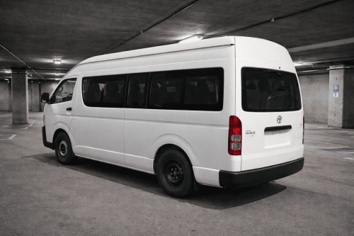 Toyota-HiAce-Toit-Haut-4