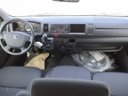 Toyota-HiAce-Toit-Haut-7