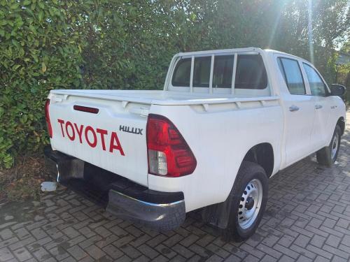 Toyota-Hilux-2.4l-turbo-diesel-double-cabine-base-3