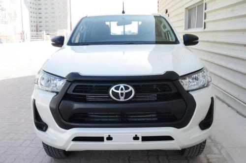 Toyota-Hilux-2.4l-turbo-diesel-double-cabine-medium-1
