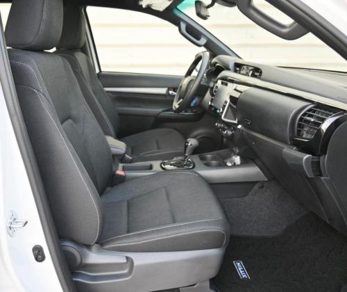 Toyota-Hilux-2.8-L-Turbo-Diesel-Automatique-Adventure-4x4-2024-7