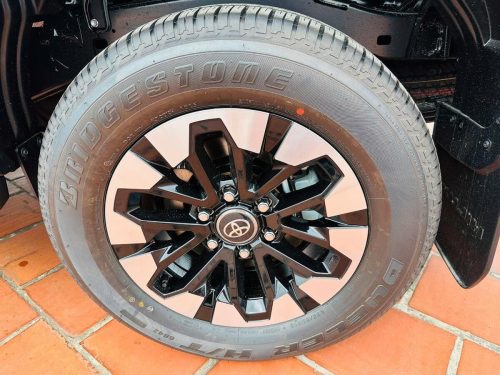 Toyota-Hilux-Travo-2.8L-Double-Cabine-4x4-Off-Road-13
