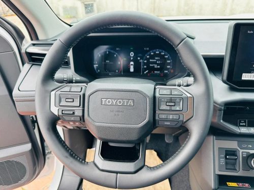 Toyota-Hilux-Travo-2.8L-Double-Cabine-4x4-Off-Road-8