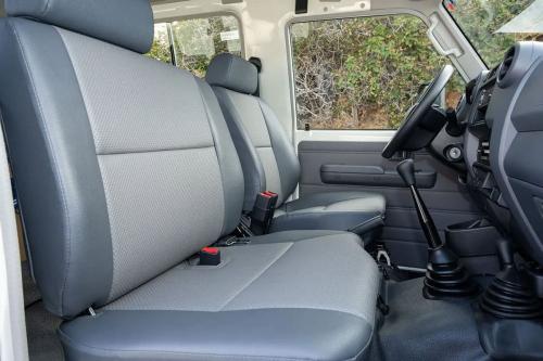 Toyota-Land-Cruiser-HZJ78-4.2l-diesel-11