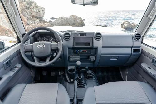Toyota-Land-Cruiser-HZJ78-4.2l-diesel-8