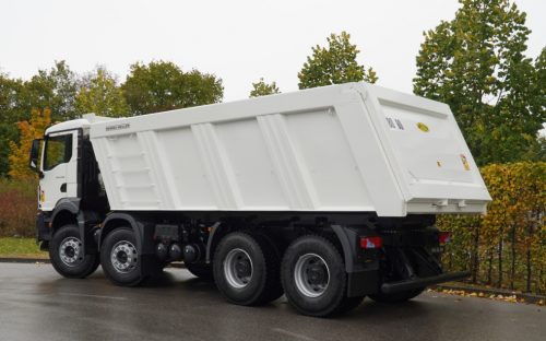 Camion benne MAN 8x4_4