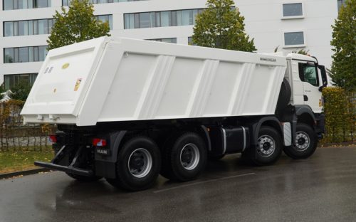 Camion benne MAN 8x4_3