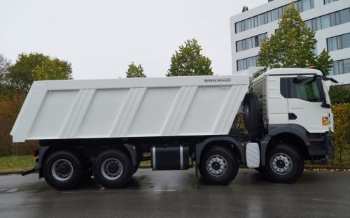 Camion benne MAN 8x4_6