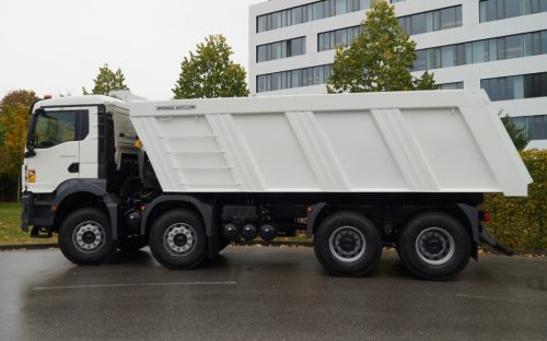 Camion benne MAN 8x4_5